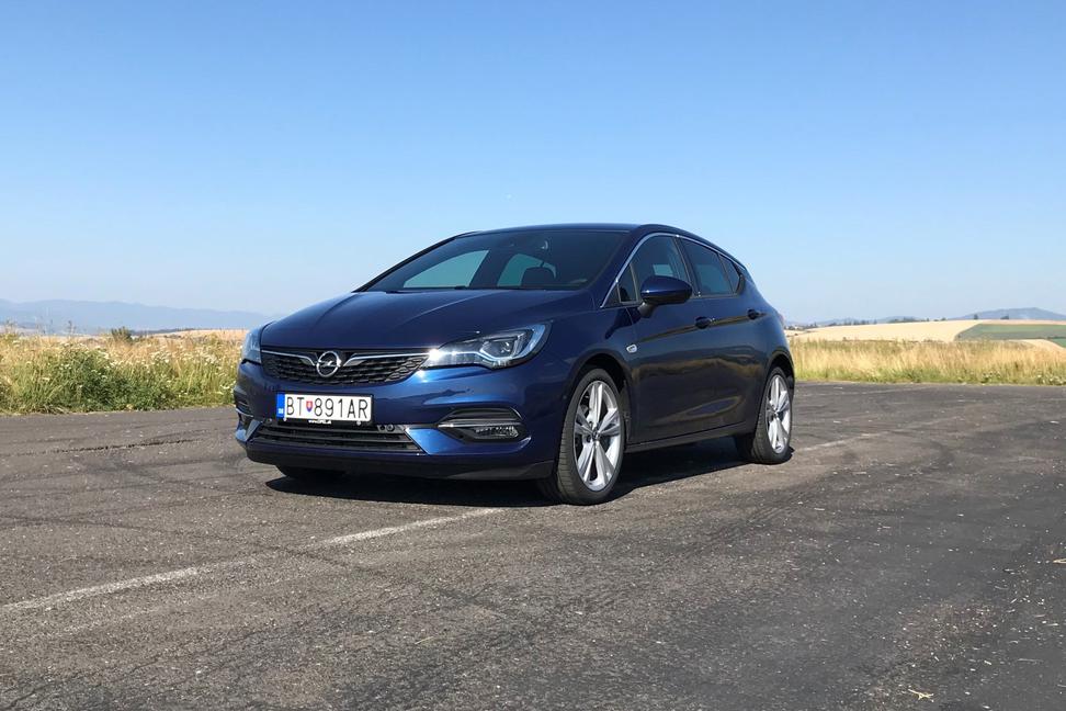 Ako dobre konkuruje Golfu? Opel Astra K test