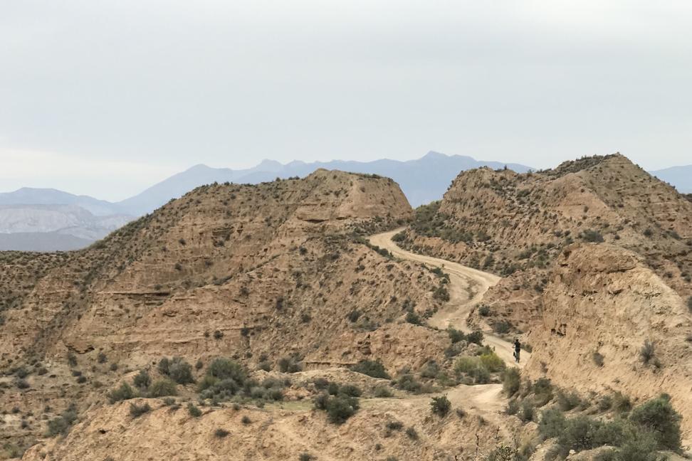 Bikepacking po španielsky: Andalúzia - z púšte Gorafe na pláž v Cabo de Gata