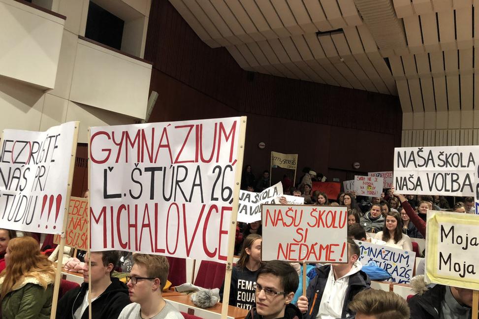 Vianočný darček študentom od KSK