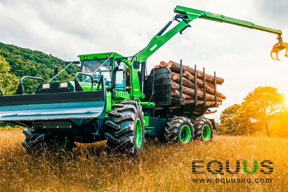 Prvý 6-kolesový lesný traktor EQUUS. Čo všetko dokáže?