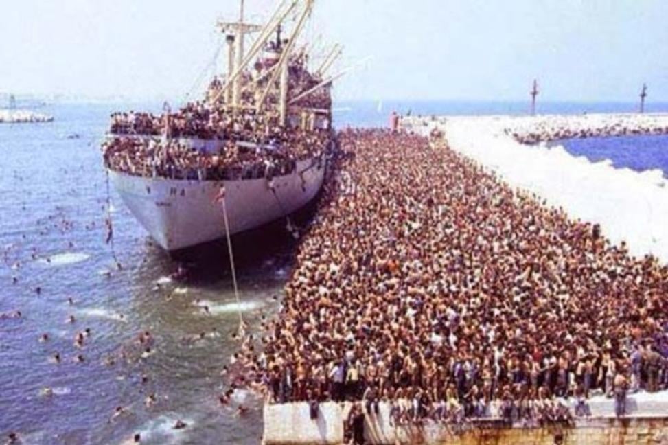 Migranti zaplavujú Európu