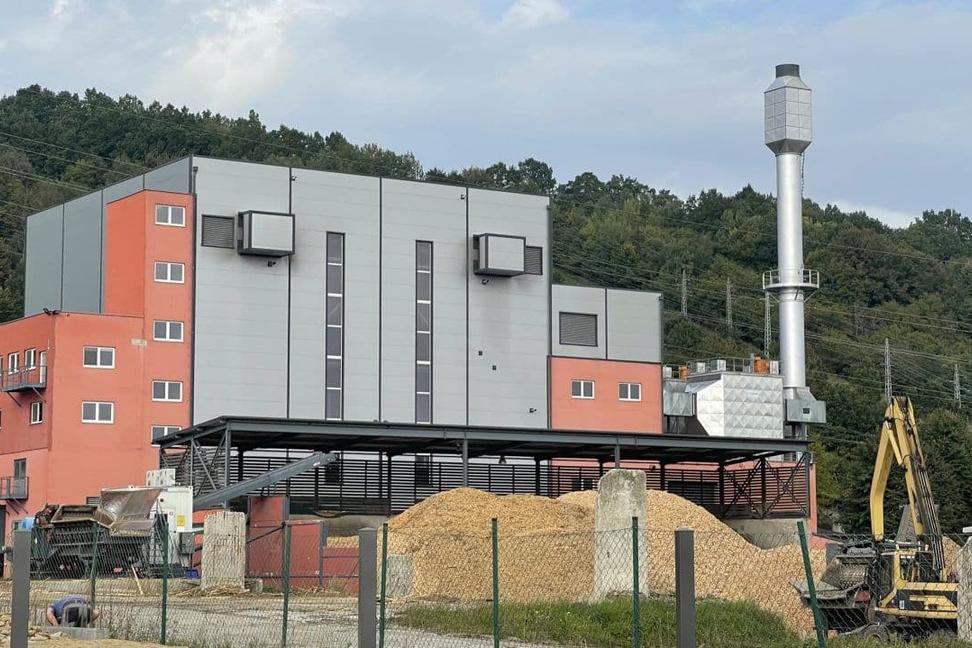 BARDEJOVSKÁ SPAĽOVŇA MÁ VÝPADKY V DODÁVKACH TEPLA, PÁN PRIMÁTOR JEJ ZACHRAŇUJE POVESŤ V NAŠEJ TELEVÍZII