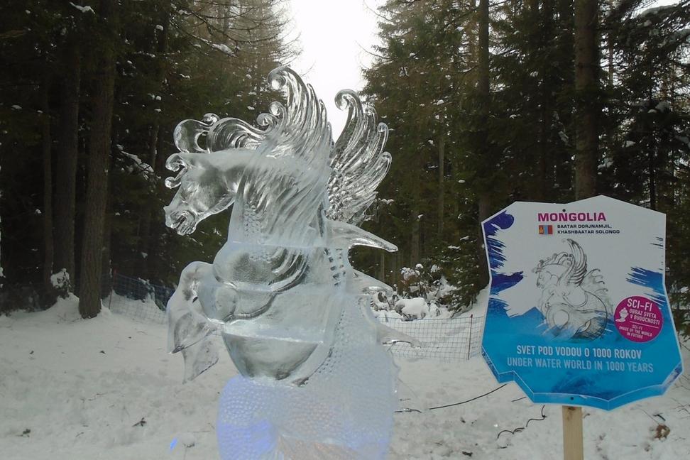 Ľadové sochy na Hrebienku po TATRY ICE MASTER 2023
