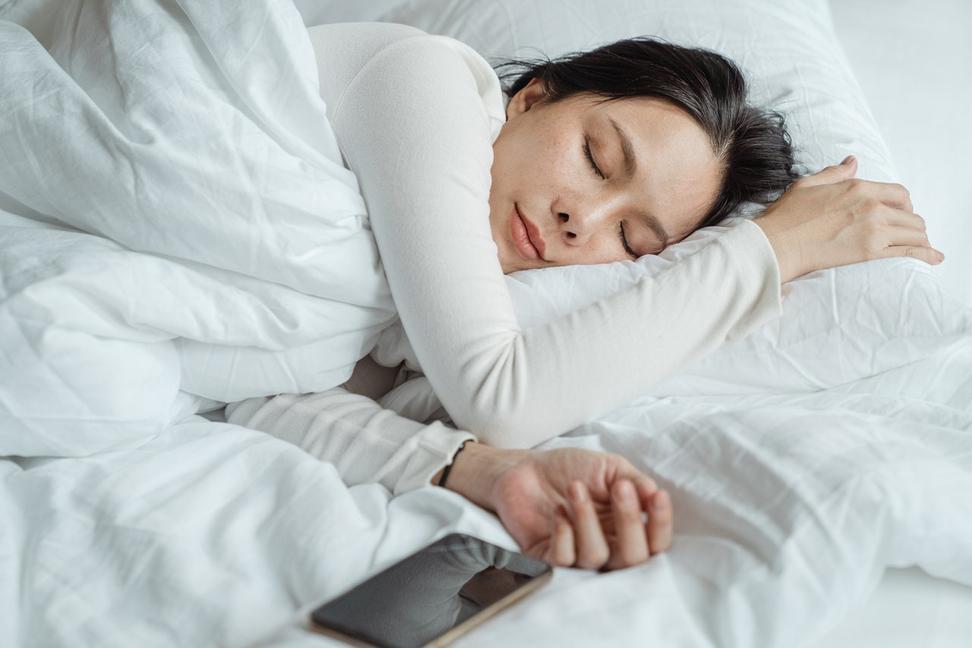 Prečo by ste mali dodržiavať bezpečnú vzdialenosť aj v posteli
