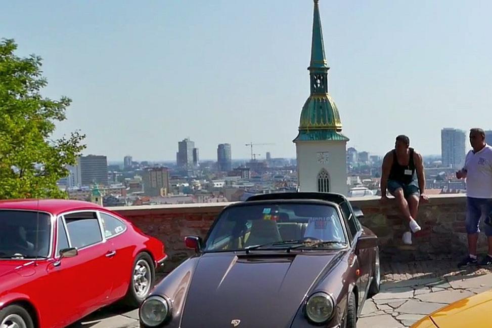 Keď sa Porsche hodí k Bratislavskému hradu